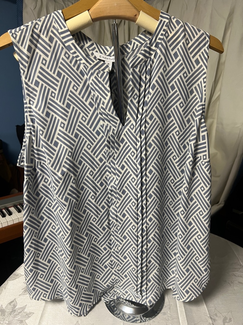 2X NWT 41 Hawthorn  Blue and White Geometric Sleeveless Sustainable Blouse
